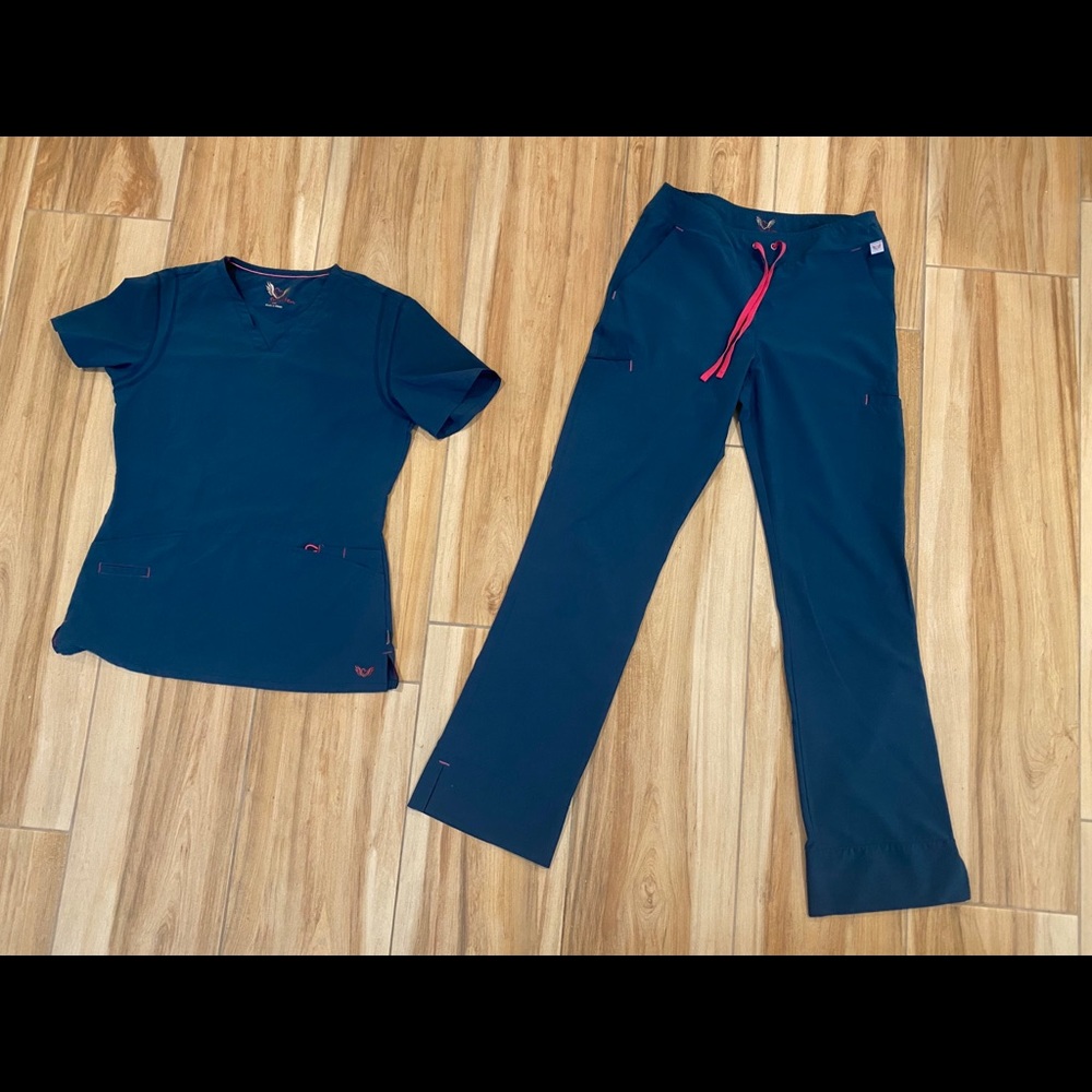 Like NEW Smitten Scrub Set in Caribbean Blue!